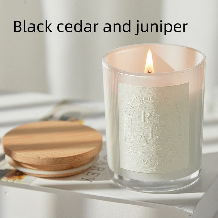 Detailed scent note for Essential Oil Osmanthus Candle: black cedar and juniper. exclude-gallery